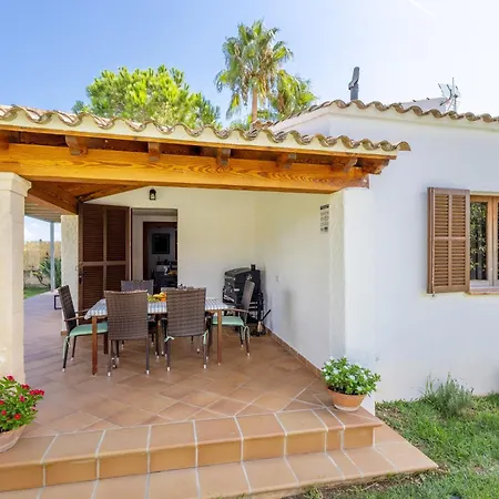 Roma With Pool And Mountain Views