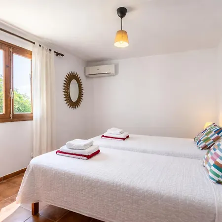 Roma With Pool And Mountain Views Semesterbostad Pollença