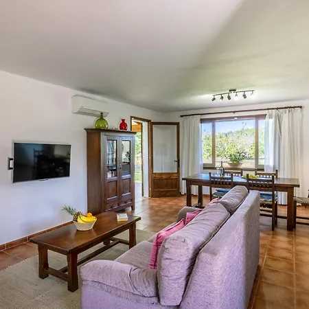 Roma With Pool And Mountain Views *